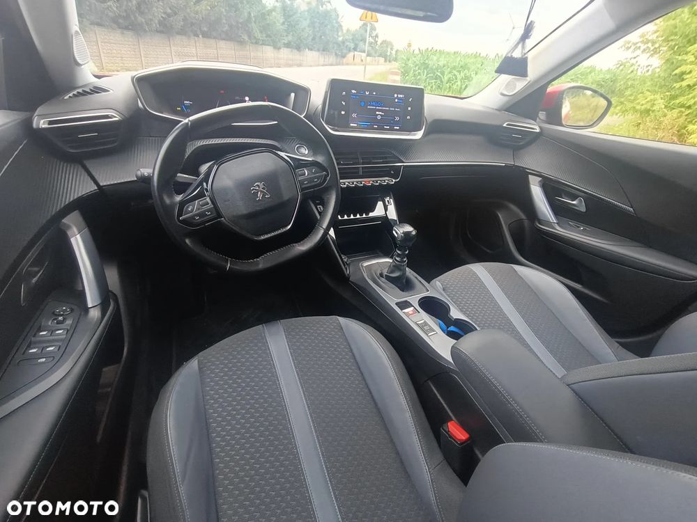 Peugeot 2008 1.2 PureTech Allure Pack S&S - 9