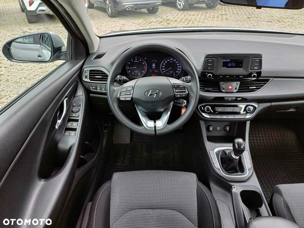 Hyundai i30 1.5 DPI Classic + - 14