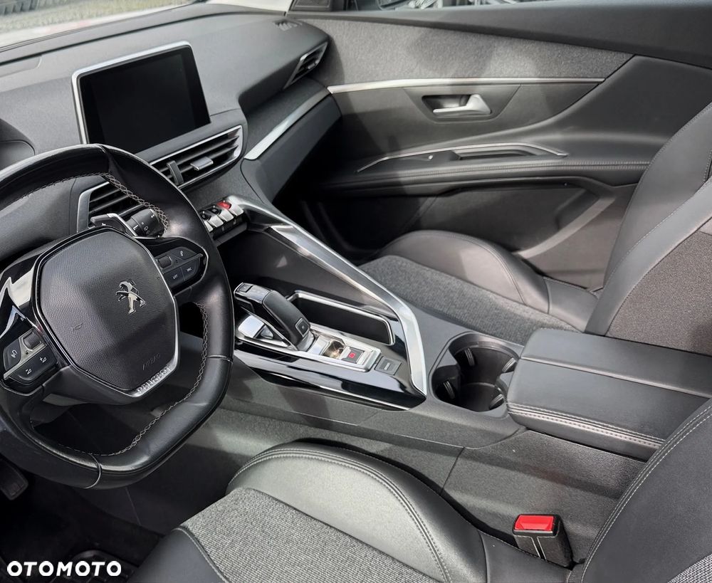 Peugeot 5008 - 24