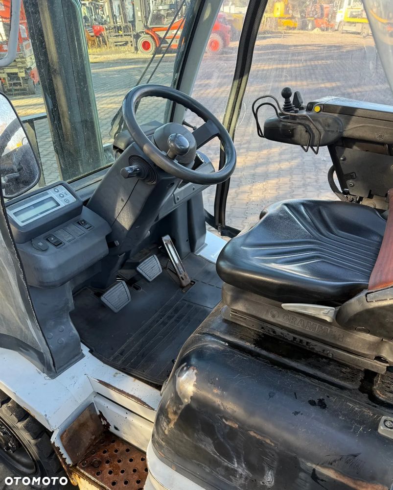 UniCarriers YD2A20Q - 5