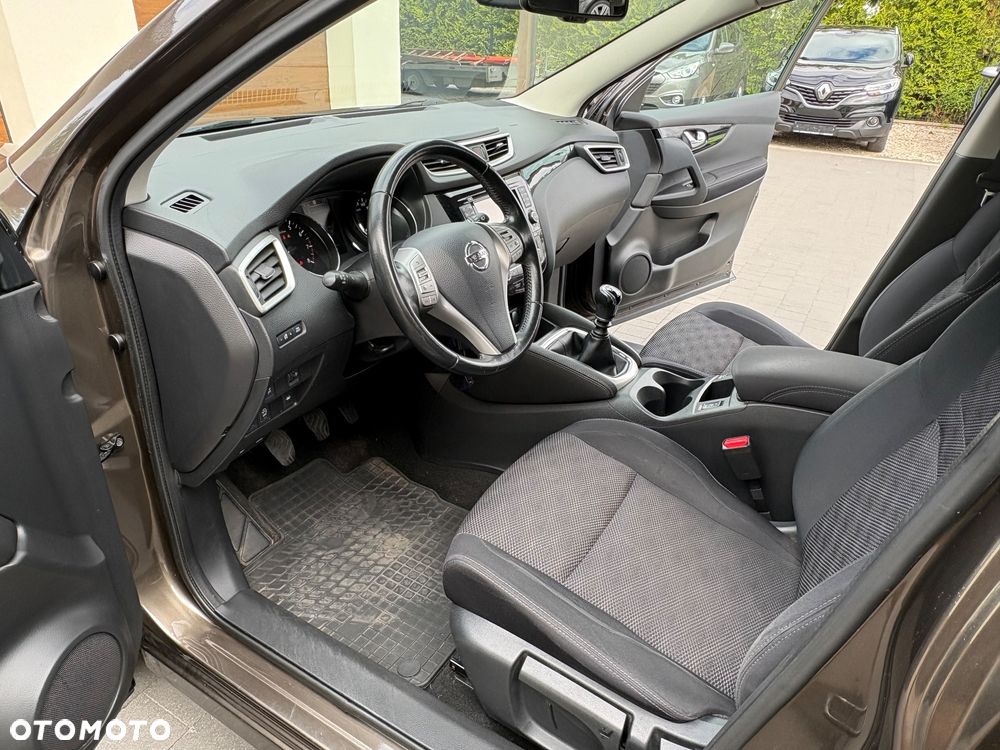 Nissan Qashqai 1.2 DIG-T N-Vision - 17