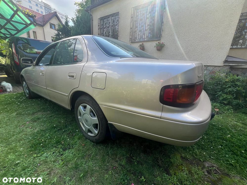 Toyota Camry 3.0 V6 LE - 20