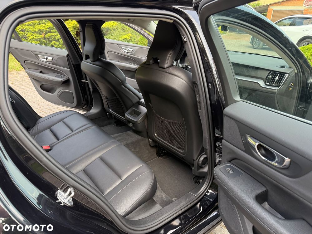 Volvo V60 B4 D Geartronic Momentum Pro - 19