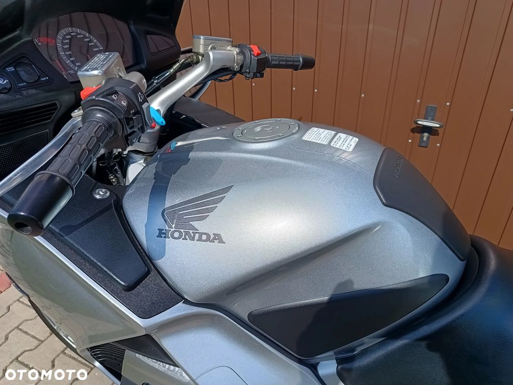 Honda ST - 26