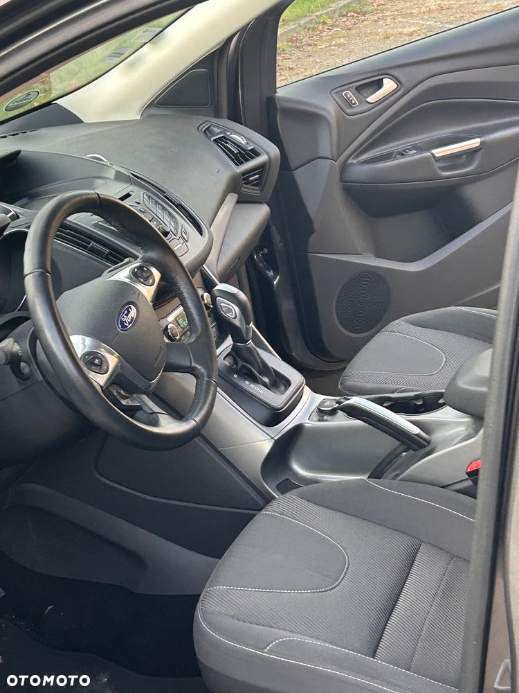 Ford Kuga - 12