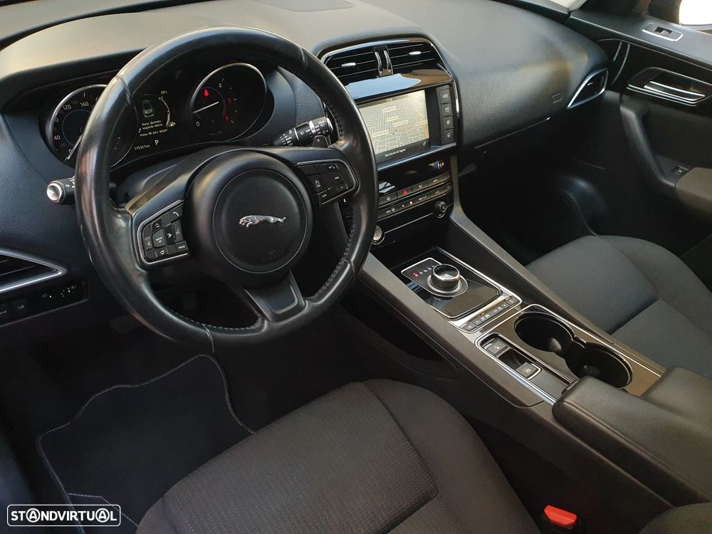 Jaguar F-Pace 2.0 i4D Pure Aut. - 3