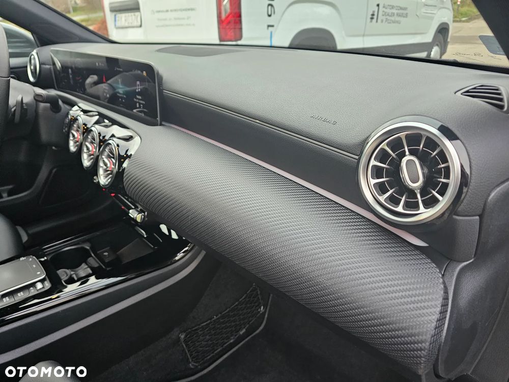 Mercedes-Benz Klasa A 180 7G-DCT - 28