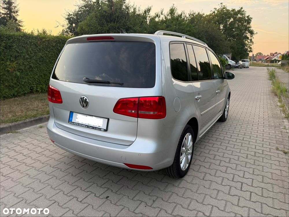 Volkswagen Touran 2.0 TDI DSG Highline - 4
