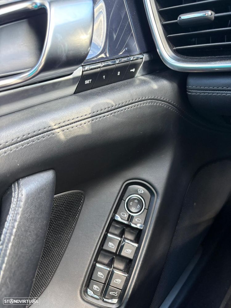 Porsche Panamera S Hybrid - 12