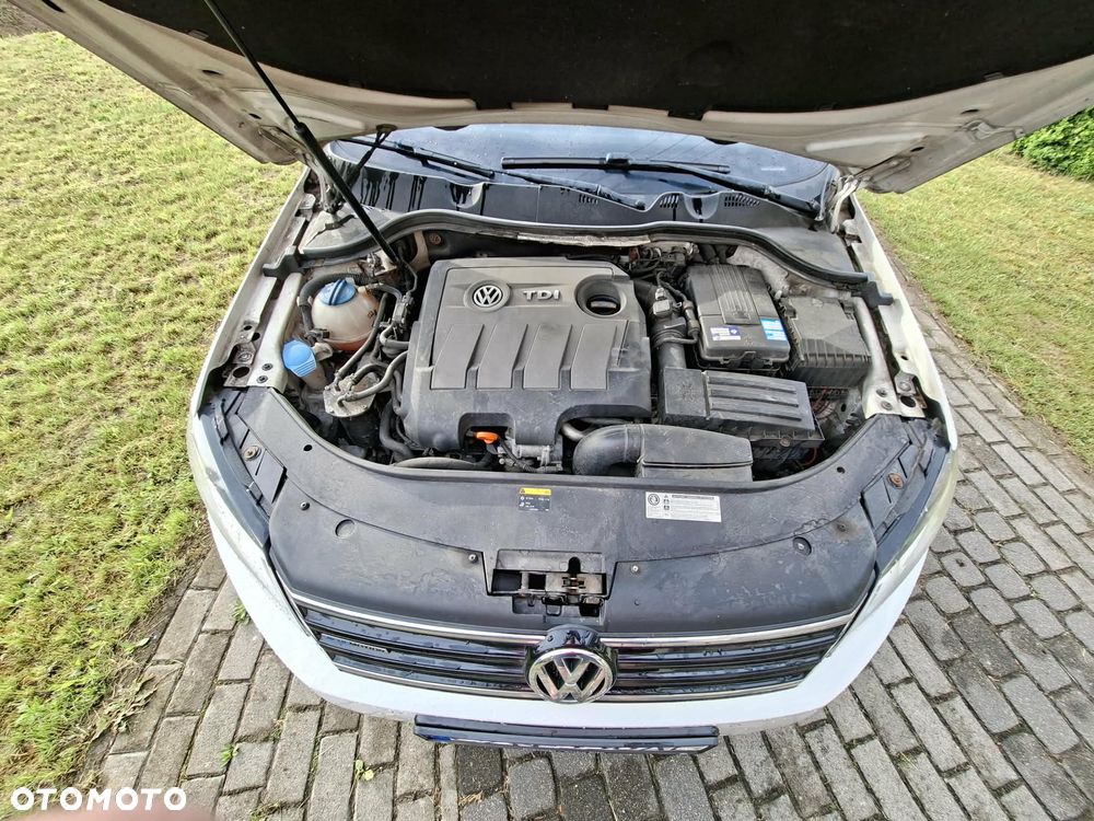 Volkswagen Passat 1.6 TDI BlueMotion Technology Highline - 11