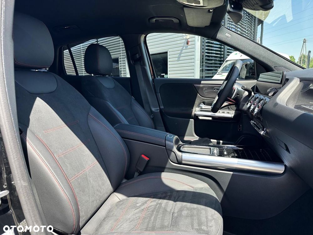 Mercedes-Benz GLA 200 4-Matic AMG Line - 14