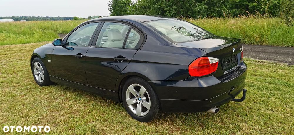 BMW Seria 3 318i - 3