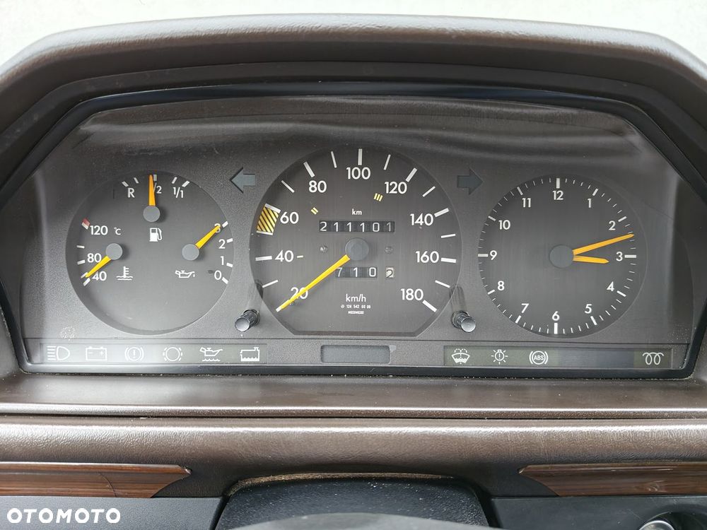Mercedes-Benz W124 (1984-1993) - 13