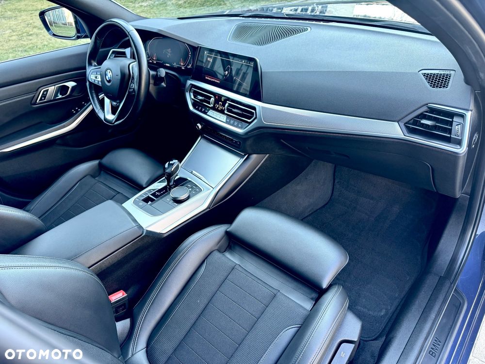 BMW Seria 3 330d xDrive MHEV Luxury Line - 24