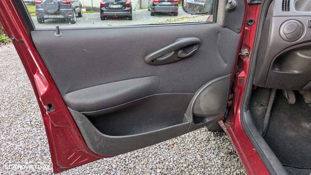 Fiat Punto ver-1-2-8v - 11