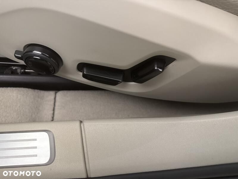 Volvo S90 D4 SCR Momentum Pro - 17