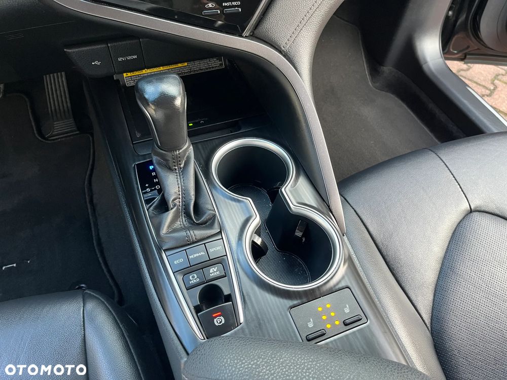 Toyota Camry 2.5 Hybrid Executive CVT - 13