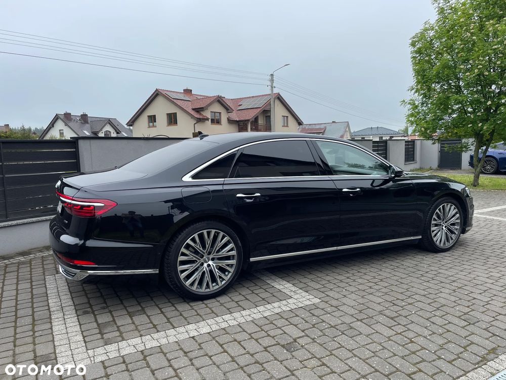 Audi A8 - 4
