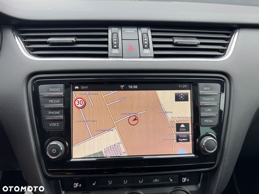Skoda Octavia 2.0 TDI DSG RS - 25