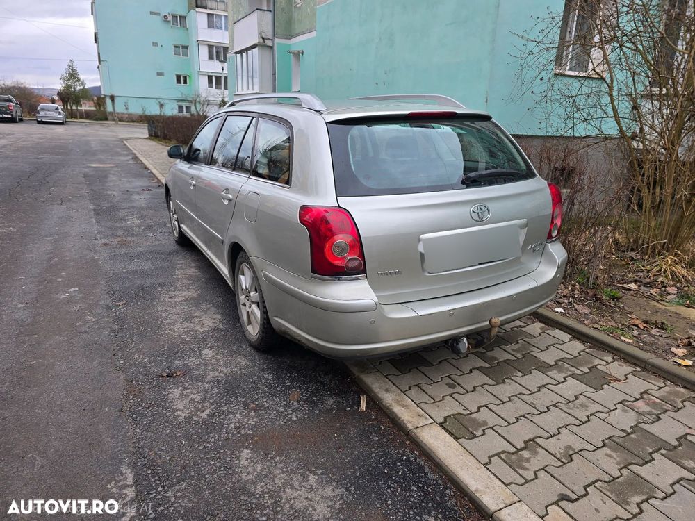 Toyota Avensis 2.0 D-4D Station Luna - 13