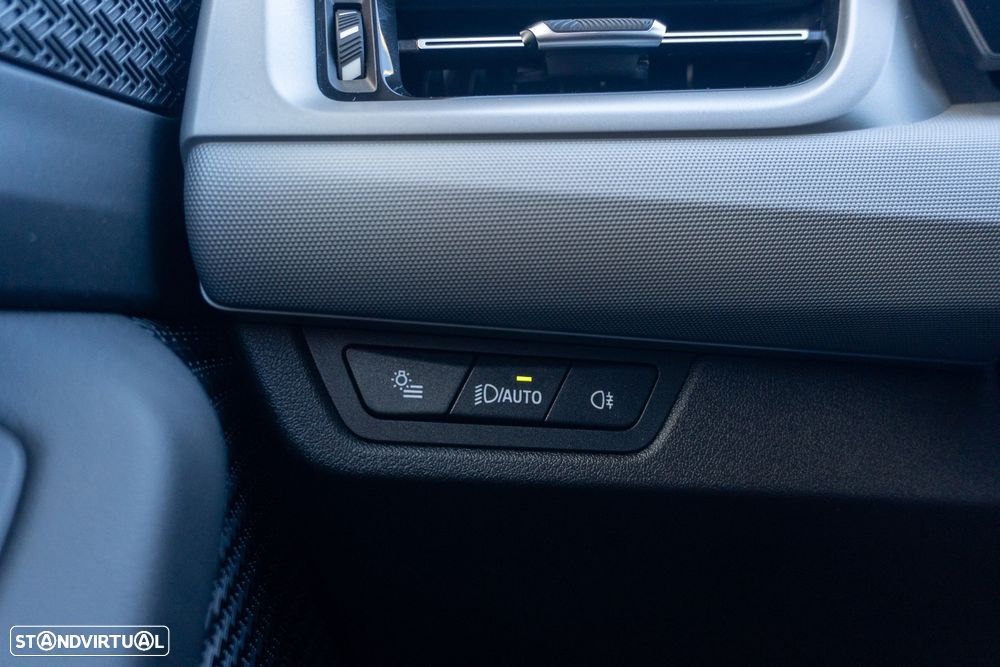 BMW 225xe Active Tourer e xDrive Edição Optimized - 18