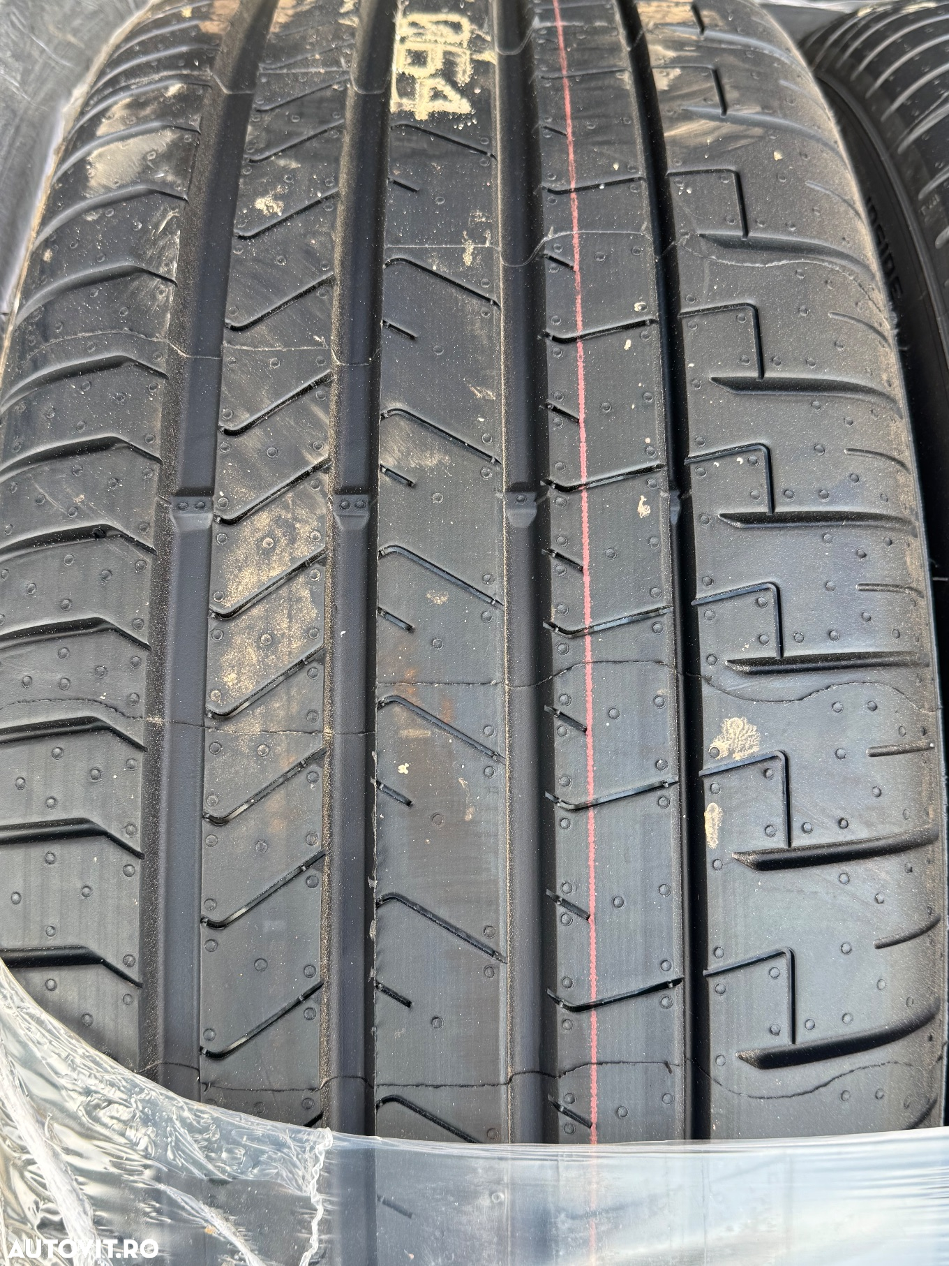 Vând set anvelope 255/45/20-285/40/20 Pirelli de vară noi cu steluță BMW - 3