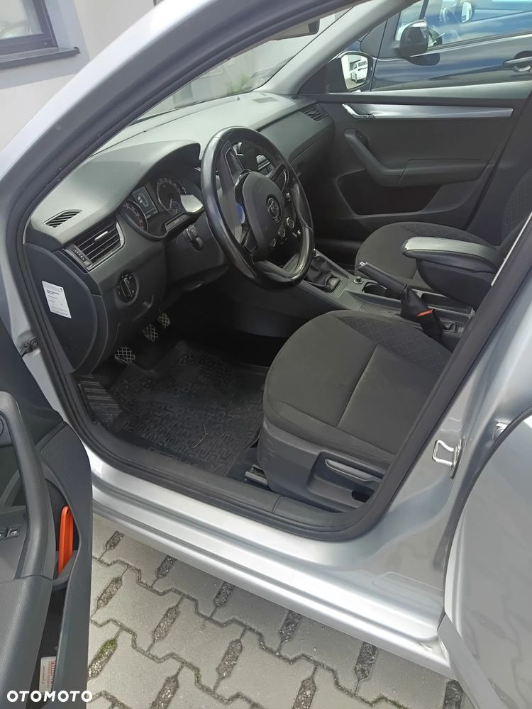 Skoda Octavia 1.6 TDI Active - 10