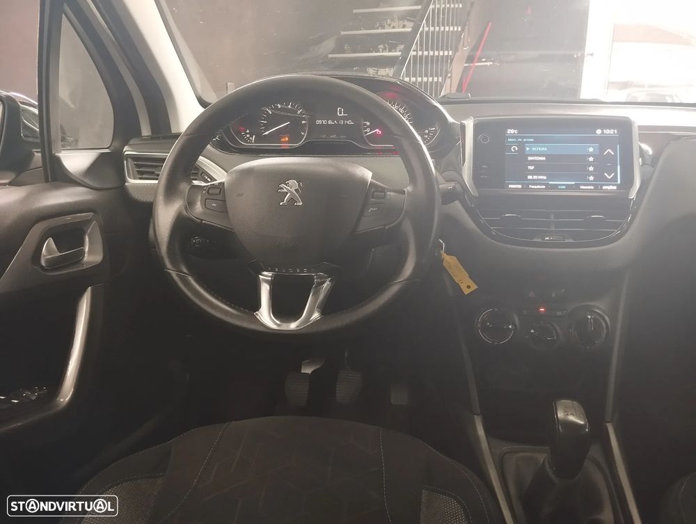 Peugeot 2008 1.2 PureTech Style - 13