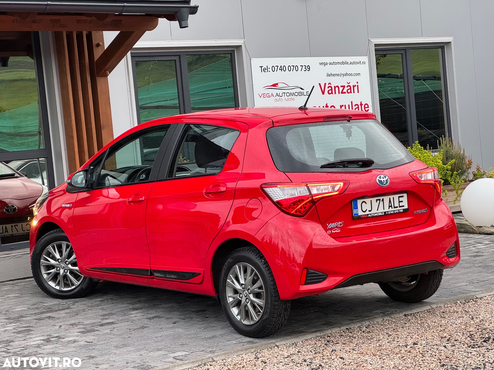 Toyota Yaris 1.5 VVT-i HSD Terra - 4