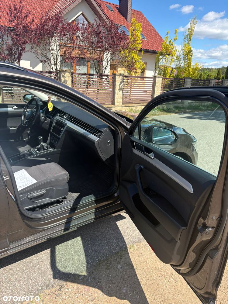 Volkswagen Passat 1.6 TDI BMT Trendline - 11