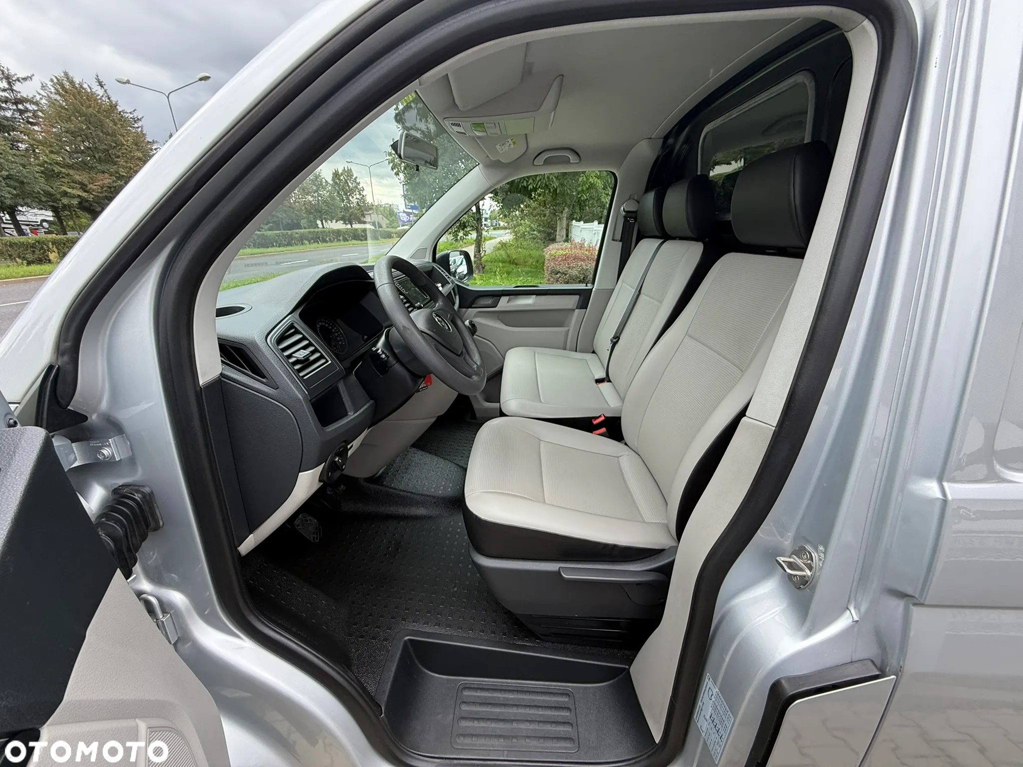 Volkswagen TRANSPORTER 2,0 TDI 102KM L2 DŁUGI NAWIGACJA / KLIMATYZACJA - 29