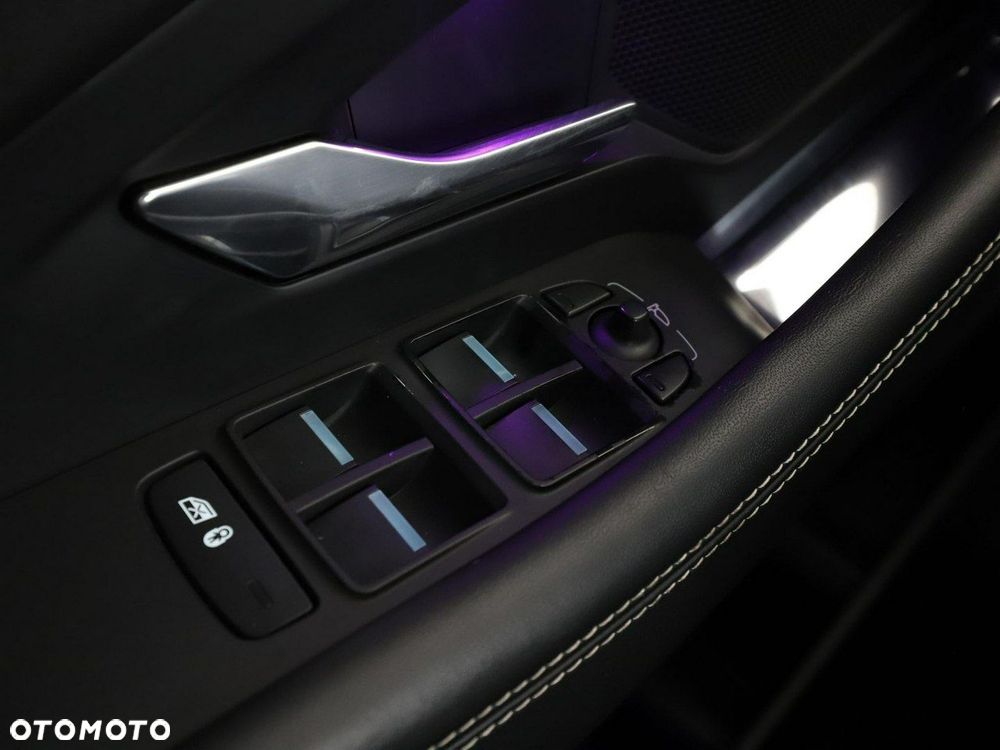 Jaguar E-Pace P200 AWD R-Dynamic HSE - 39