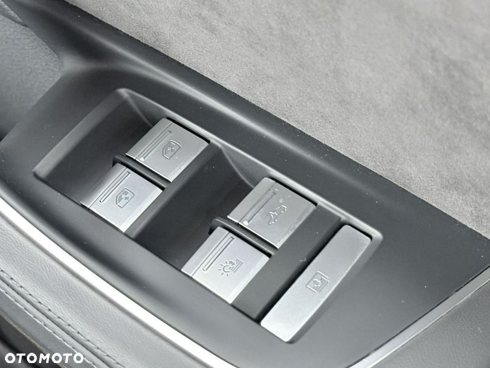 Audi A8 L 55 TFSI quattro tiptronic - 25