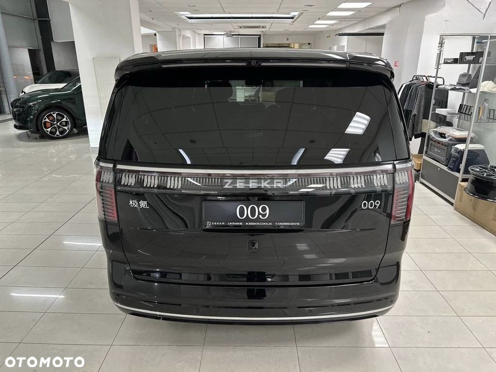 ZEEKR 009 - 10
