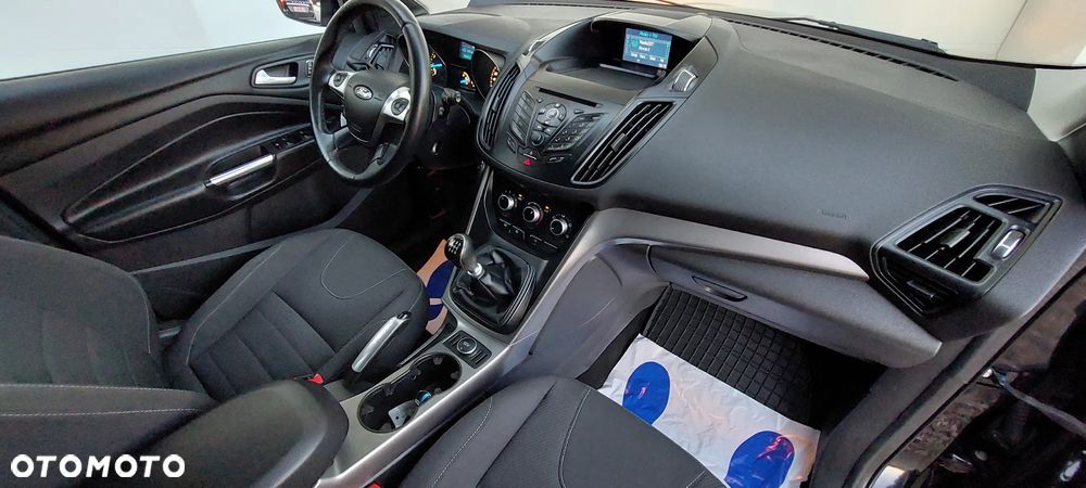 Ford Kuga 1.6 EcoBoost 2x4 Trend - 29