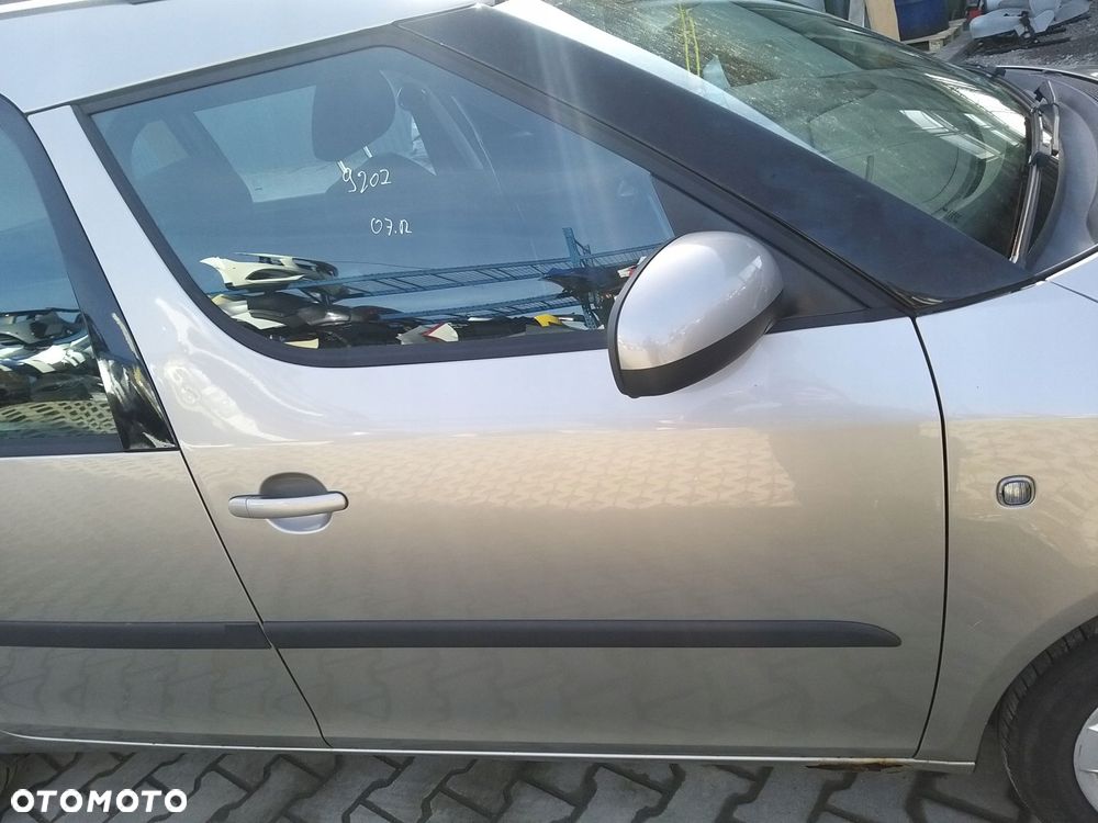 skoda roomster 06-15r drzwi prawe przód europa 9202 - 1