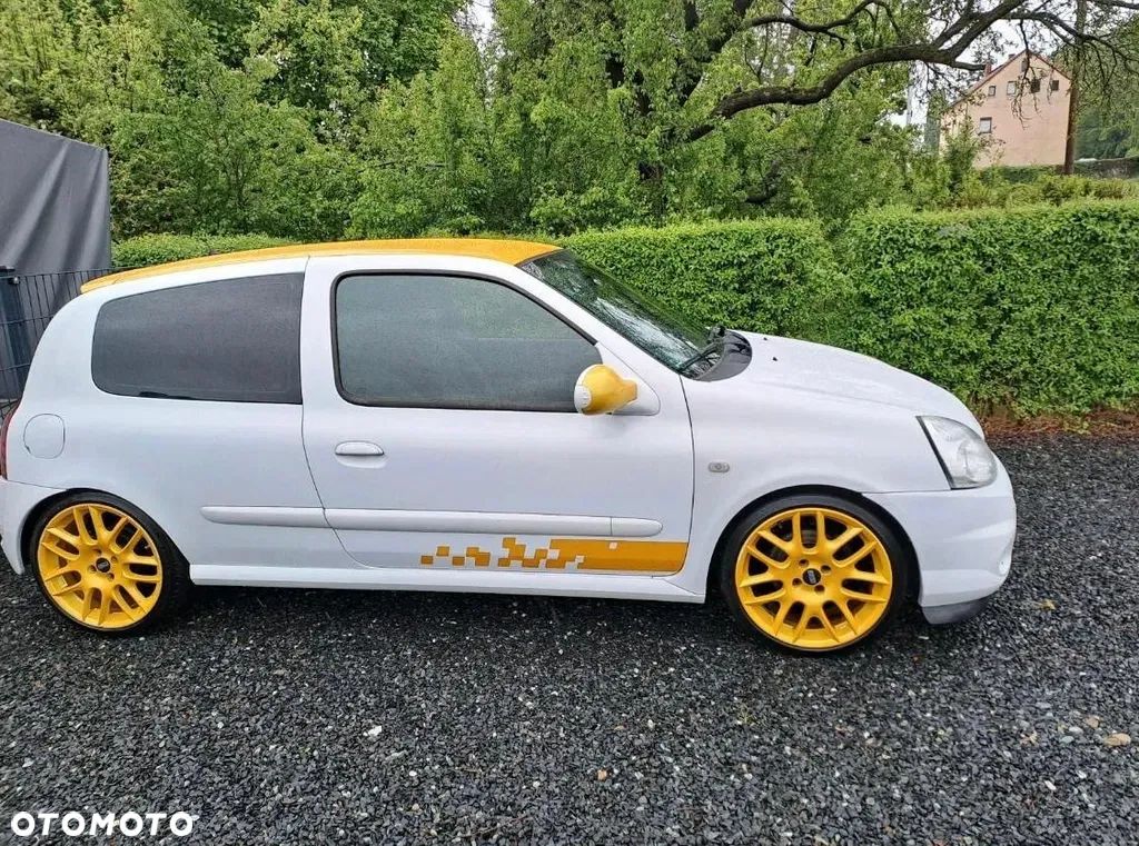 Renault Clio 1.2 16V Campus - 1