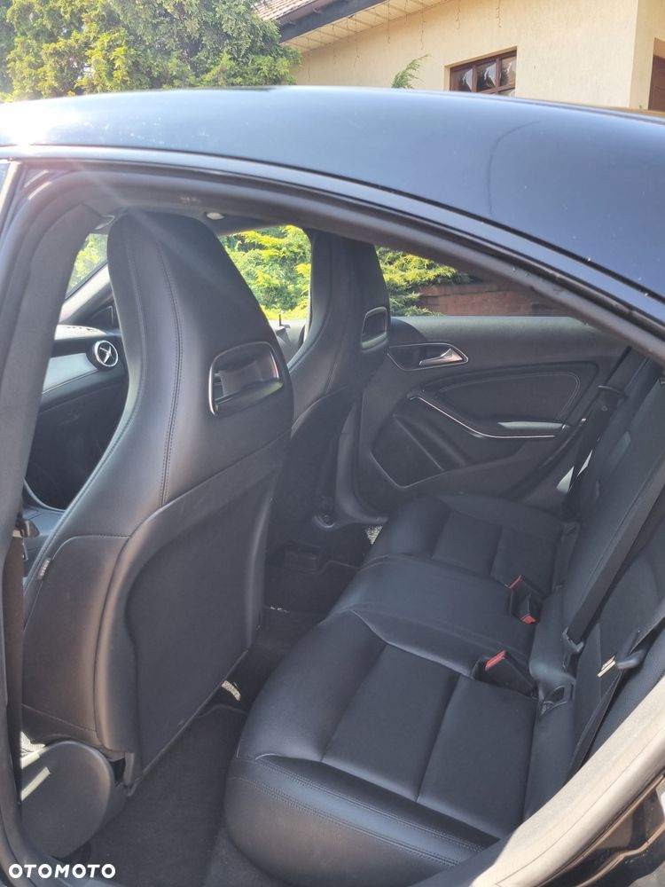 Mercedes-Benz CLA 250 4Matic 7G-DCT AMG Line - 6