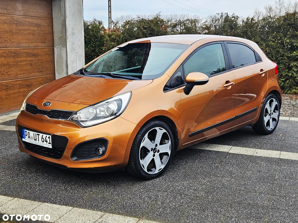 Kia Rio - 12