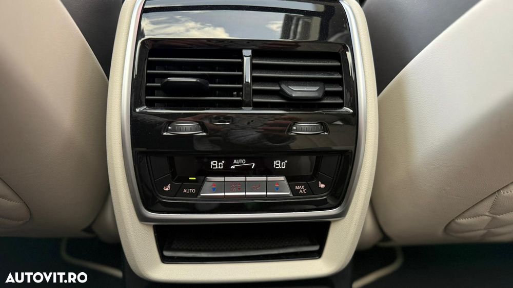 BMW X7 M60i xDrive AT MHEV - 14