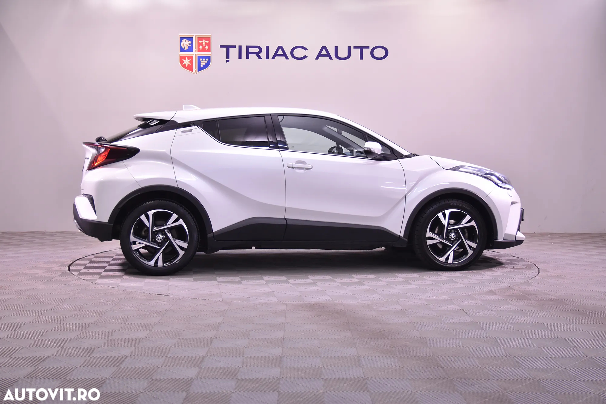 Toyota C-HR - 6