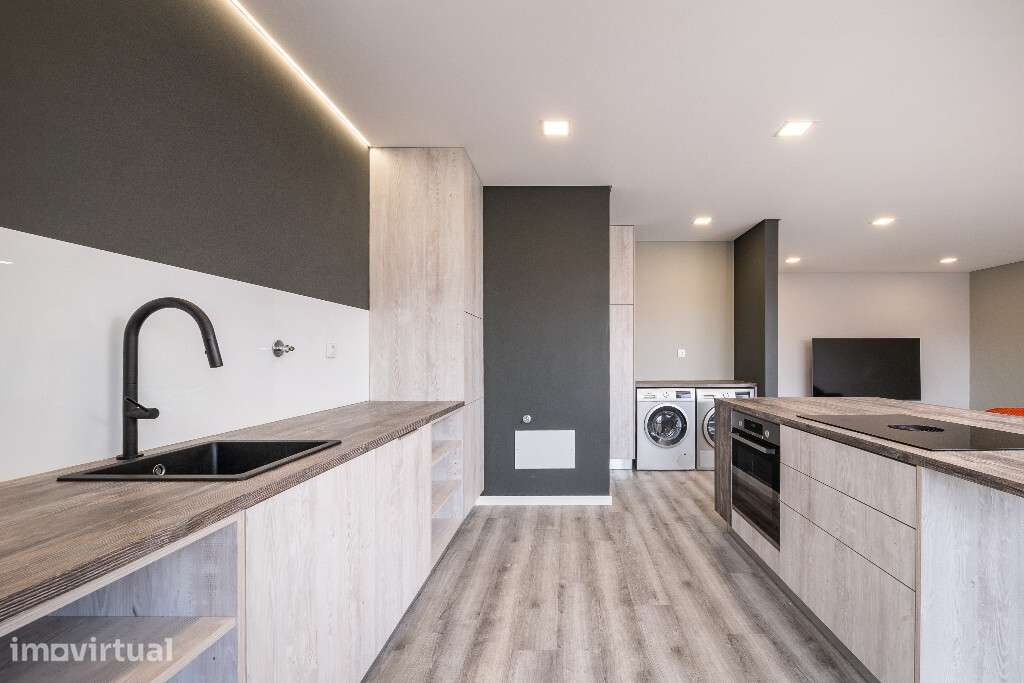 Apartamento T2 com lugar de garagem em zona da Quinta da Portela - Grande imagem: 3/8