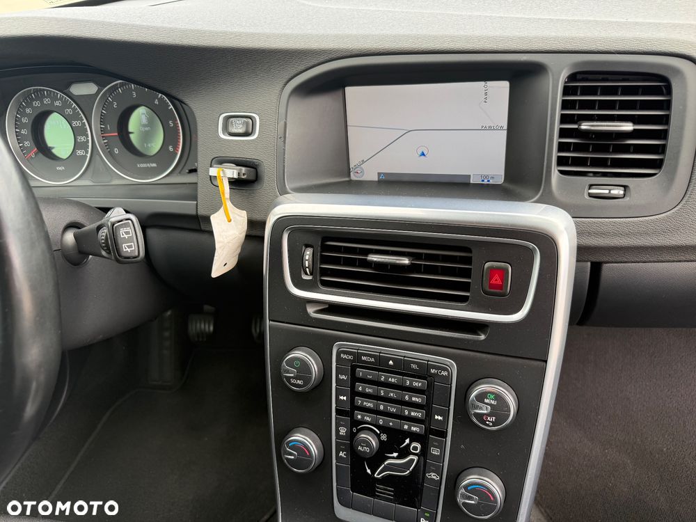 Volvo V60 D3 Summum - 11