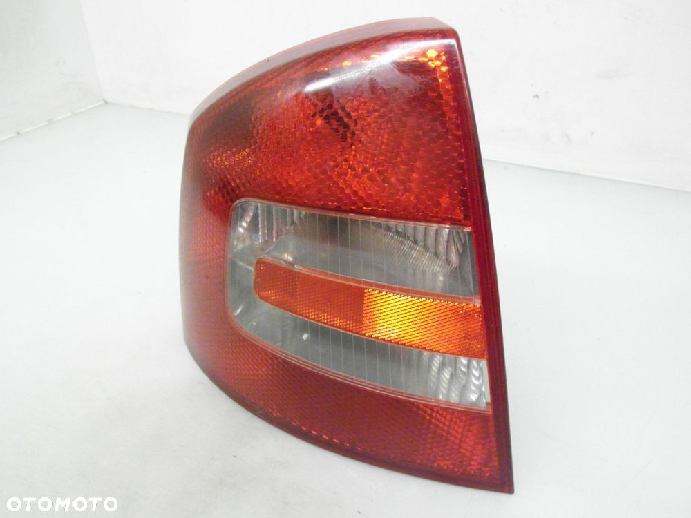 LAMPA LEWA TYLNA SKODA OCTAVIA II 1Z5945095A 1Z5945111A - 5
