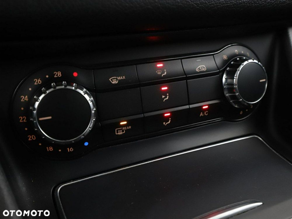 Mercedes-Benz CLA 180 d 7G-DCT - 28