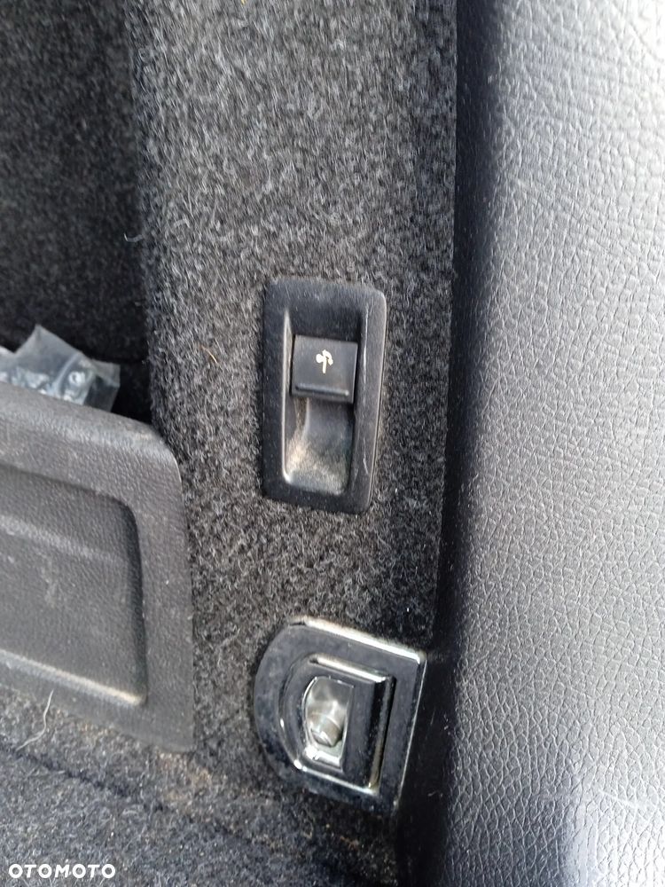 Volkswagen Passat 2.0 TDI BlueMotion Technology Comfortline - 24