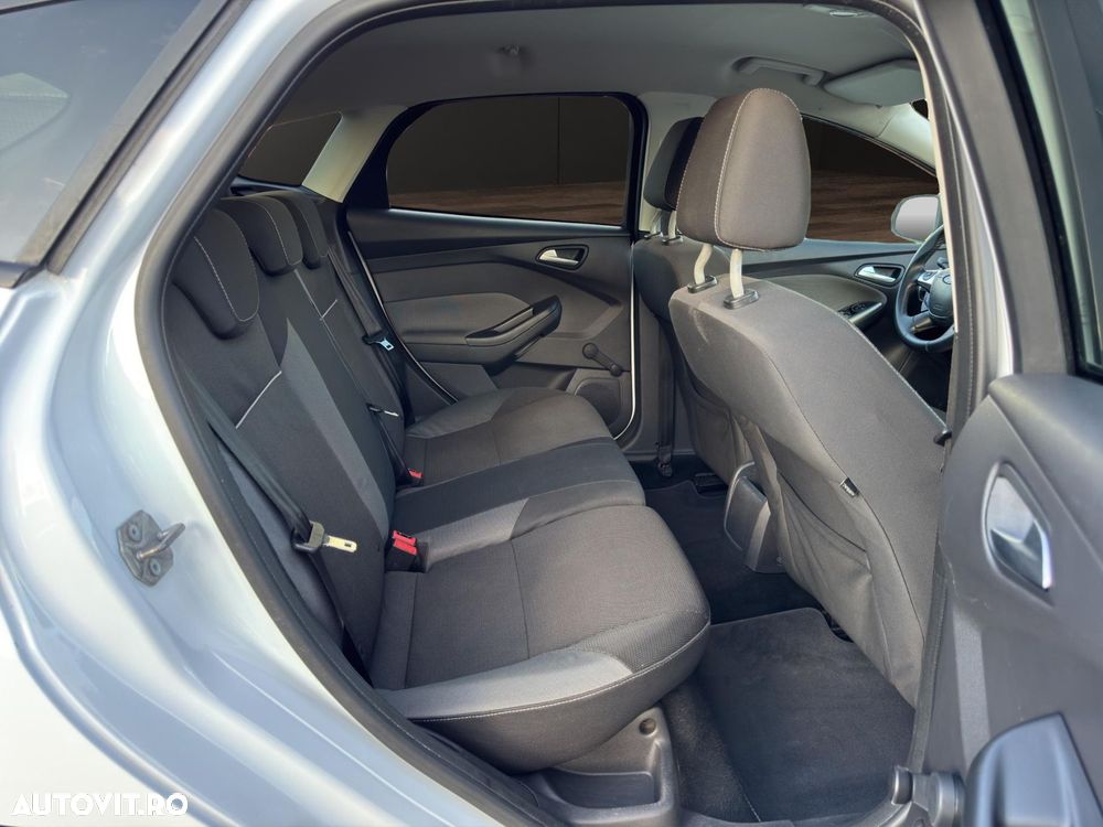 Ford Focus - 12