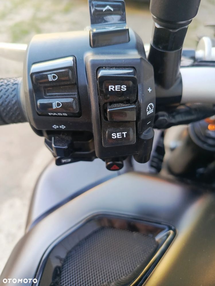 Yamaha MT - 6