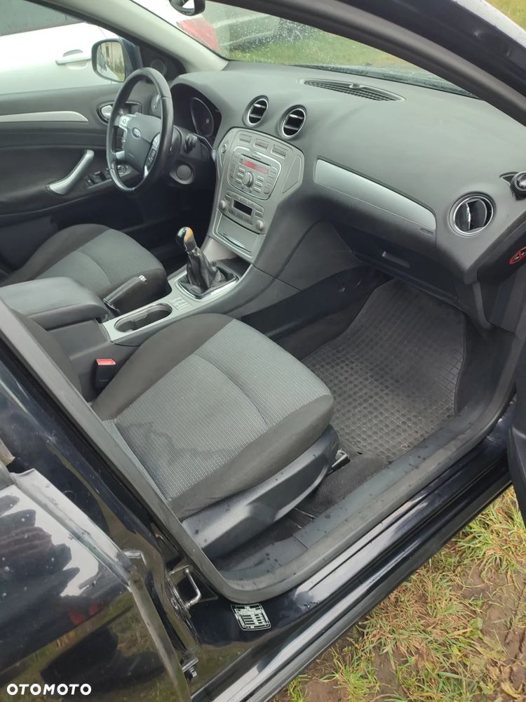 Ford Mondeo 2.0 Trend - 11