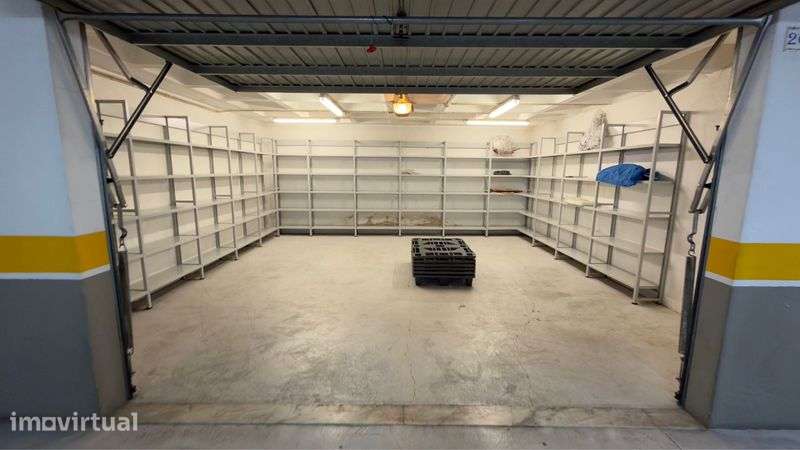 Garagem para duas viaturas